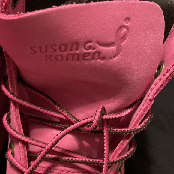 Susan G. Komen - Pink Timberland Boots Boy’s Size 6. - Picture 10 of 12